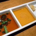 焼鳥・元気 - ３種類の薬味で楽しめます。