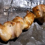 焼鳥・元気 - 最初の１品です。 ももです。