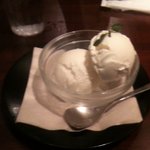 アジアンビストロDai - ココナッツアイスクリーム　380円