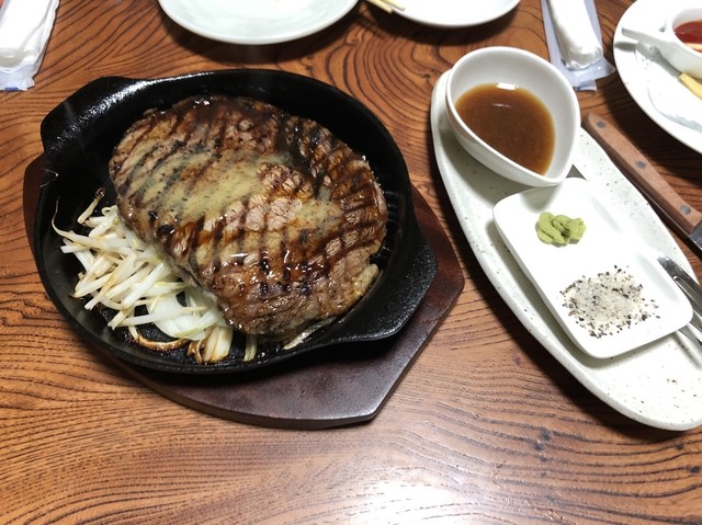 福島県只見のダイニングバー いわさき &ndash; 手頃価格で楽しむ料理とドリンク