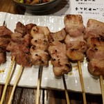 Nishikiya - 左からカシラ、豚トロ、豚バラ