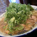 中華蕎麦 春馬 - 朝ラーセット（普）680円ご飯半分と九条ねぎTP100円