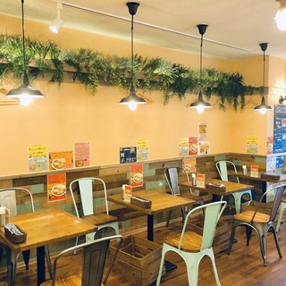 カフェのように落ち着く店内でゆっくり