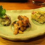 先付け 皮蛋豆腐・いかげそマリネ・アボカドサラダ