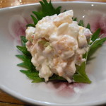 小魚料理 とみ助 - 北寄貝のサラダ