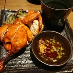 餃子酒場 - 丸鶏半身揚げ