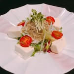 昭べえ - 揚げチリメン豆腐サラダ