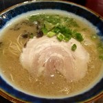 肉処 にくのすけ - にくのすけ　豚骨ラーメン