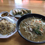 栄楽軒 - 半チャーハンラーメン（味噌ラーメンに変更）(^^)