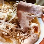 麺道夢幻 - 特製鶏二郎(こってり白湯)@1,150円の豚チャーシュー