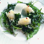 アマン東京 - 桜鯛のクルード　独活とピンクペッパー