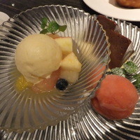 grigio la tavola - 