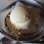 カナディアン コーヒーショップ - 寒天くずもちにアイスクリームトッピング