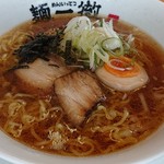 麺一徹 - 減塩醤油ラーメン。前より色が薄くなった？