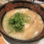 いせや - とんこつラーメン(842円)