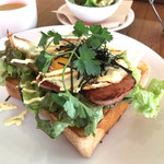 フダンカフェ - 週替わりモーニングメニューの
      スパムエッグのBBQトースト(^^)