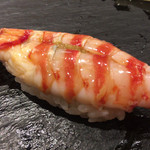 晶 - 7貫目 車海老 『晶』さんの車海老は真っ直ぐで鮮やかな色合いです。