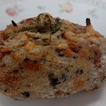 パン・ドゥ・マルシェ - ゴボウと五穀のサンドイッチ