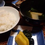 はらだ荘 - ごはん、汁物、香の物