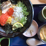 レストラン白雲谷 - 白鷺サーモンと鰆のたたき丼