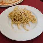 Vacanza Romana - 料理写真:チーズと黒コショウのパスタ