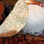 NEPALI CUISINE HUNGRY EYE Dine & Bar - パパド（豆粉の揚げせんべい）、バスマティライス（高級長粒米）