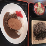 惣兵衛 - 左 ミニコロッケカレー
右 ざるそば
