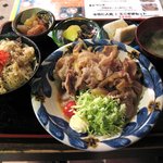 うさぎや - アグーの生姜焼定食（950円/1.5人前,ごはん変更+100円）