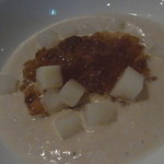 ル･クール - オードブル／有機栽培の蕪のスープと鹿肉のコンソメジュレ