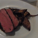 ル･クール - ヴィヤンド／勝浦産イノシシのヒレ肉ロースト、ジロール茸のソース