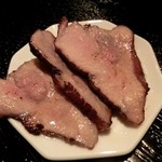 スモークソルト - 「自家製ベーコン」：噛めばジューシー♪　仄かな甘みをたたえた脂が溢れかえる！