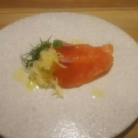 セミーナ - 積丹産サクラマスのスモーク 雪の下キャベツのザワークラウト添え