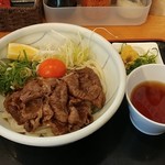 讃岐のおうどん 花は咲く - 「極上の肉うどん」です