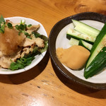 鳥吉 - 鶏皮ポン酢ともろキュー