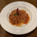 イタリア料理＆バール たんと - にんにくたっぷりトマトパスタ