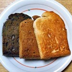 高級食パン専門店 ブライヴォリー - 黒ごま・大麦・サラ（左から；トーストしました）