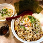 麺小屋 てち - みそら〜めん 大(腹ぱんぱん) もりだくさん肉好き＆もりだくさん野菜好きトッピング ※野菜は別皿