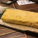 山本炭焼店 - 出汁巻きたまご ←中からチーズがトロ〜なのであえて？
      切り分けられていません。