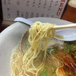 博多長浜ラーメン みよし - 極細麺(なにも聞かれなくてバリかたできます).