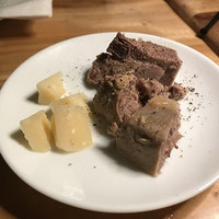 カルネジーオ イースト - 