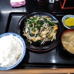 キッチンあべ - ニラ玉定食