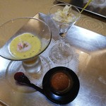 トゥ・ラ・ジョア - ●ゴールドラッシュの一皿、とうもろこし「ゴールドラッシュ」、白トリュフポップコーン