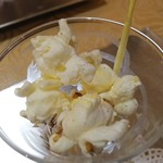 トゥ・ラ・ジョア - ●ゴールドラッシュの一皿、白トリュフポップコーン