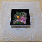 トゥ・ラ・ジョア - ●冷製十勝牛の薄造り