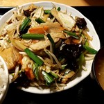 Gyuutan To Haibo-Ru No Omise Rinchanchuubou - 野菜炒め定食：680円