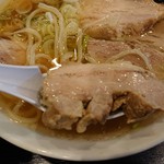 青竹手打ちラーメン 大和 - 柔らか厚切りチャーシュー