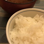 瓢亭  - 定食のごはんと味噌汁。ごはん少なめと思ったら、おかわり自由でした♬