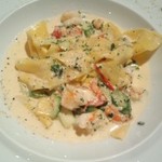築地ボン・マルシェ - エビとアスパラのクリームソース パッパルデッレ
