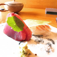 料理屋くおん - お造りは鰹と鯛