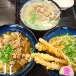 資さんうどん - 左から  かしわうどん、貝汁、ゴボ天うどん